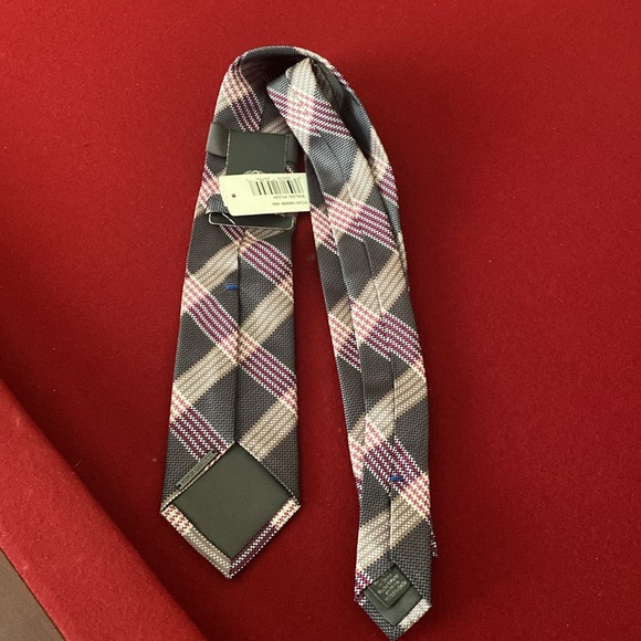 Vince Camuto tie - Picture 3 of 3